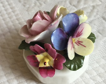 Vintage Aynsley Hand Modelled Fine Bone China Flowers Vintage Aynsley Hand Modelled Fine Bone China Flowers