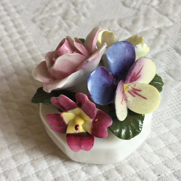 Vintage Aynsley Hand Modelled Fine Bone China Flowers. Ceramic Capodimonte Style Flowers in Pot. Made in England. Rose Pansie Etc. England.
