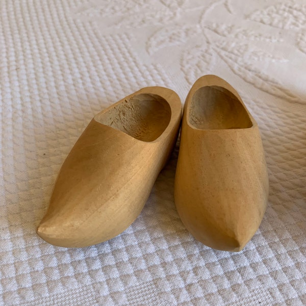 Vintage Wooden Shoes for Display. 3 13/16" Long Wood Shoes in Natural Wood, Unfinished. Use For Crafting or Display.