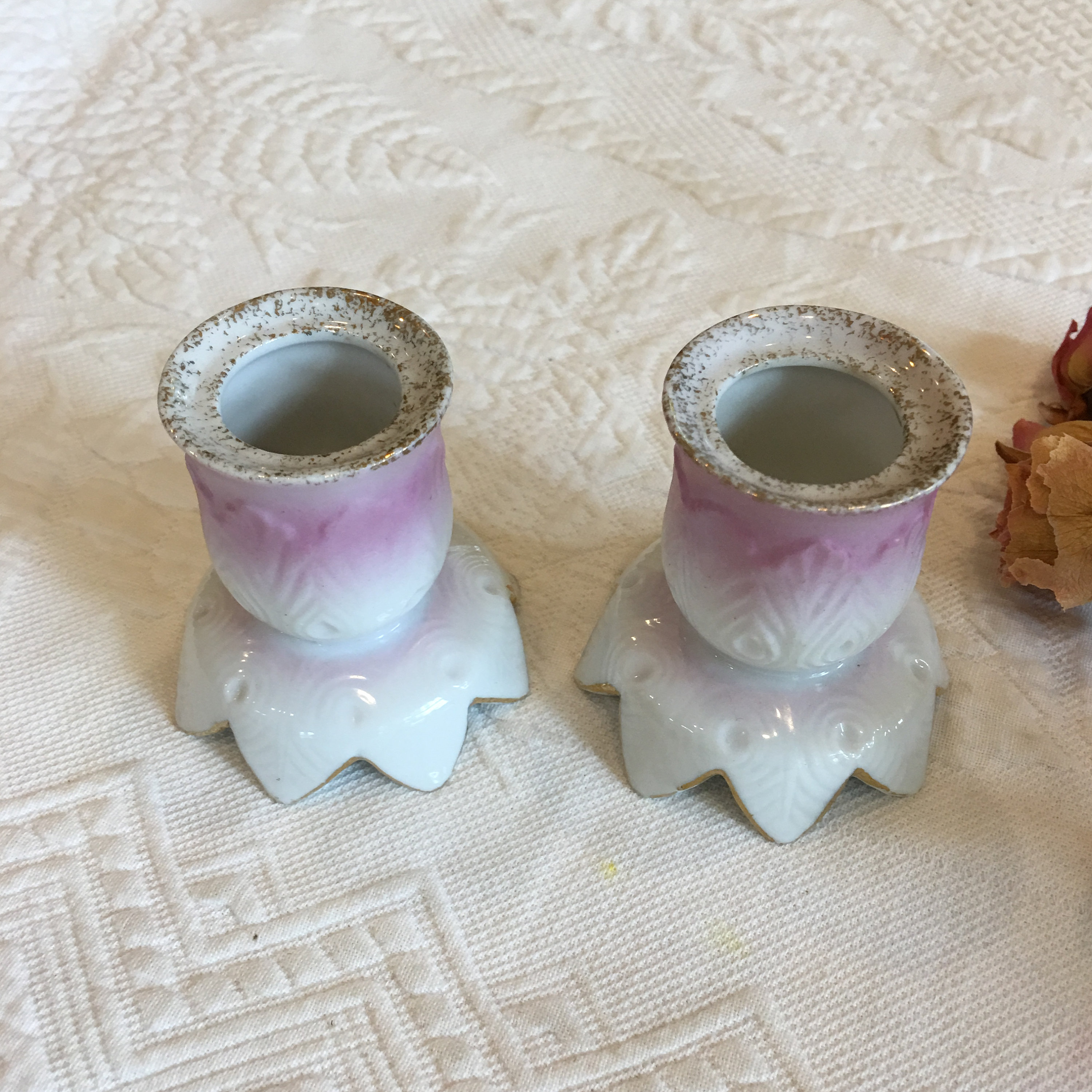 Lot De 2 Petits Bougeoirs Vintage En Céramique - Forme Rose - Couleur Rose