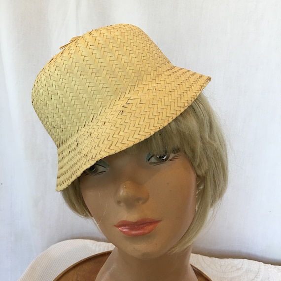 Vintage Light Weight Helmet Style Straw Hat With … - image 1