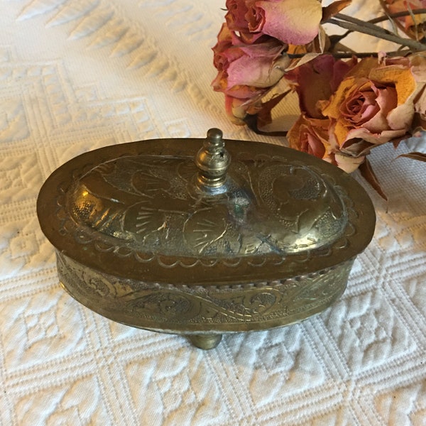 Vintage Brass Etched Box. Gold Oval Legged Hinged Box With Top Knob to Open Lid. Small Trinket or Jewelry Box With Red Flocked Lining.