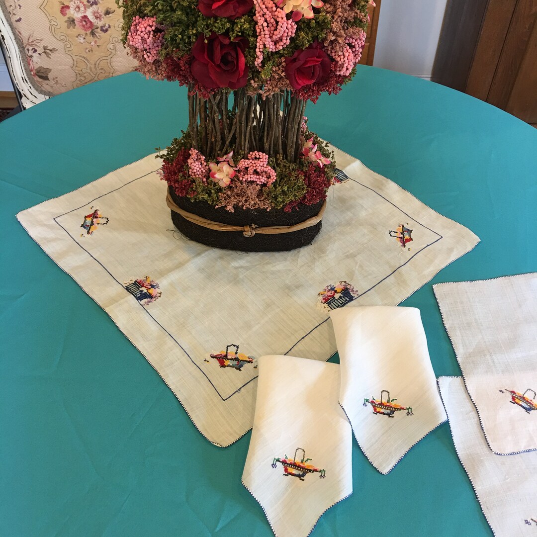 Vintage Centerpiece Mat and 4 Matching Napkins. Hand Stitched Cross