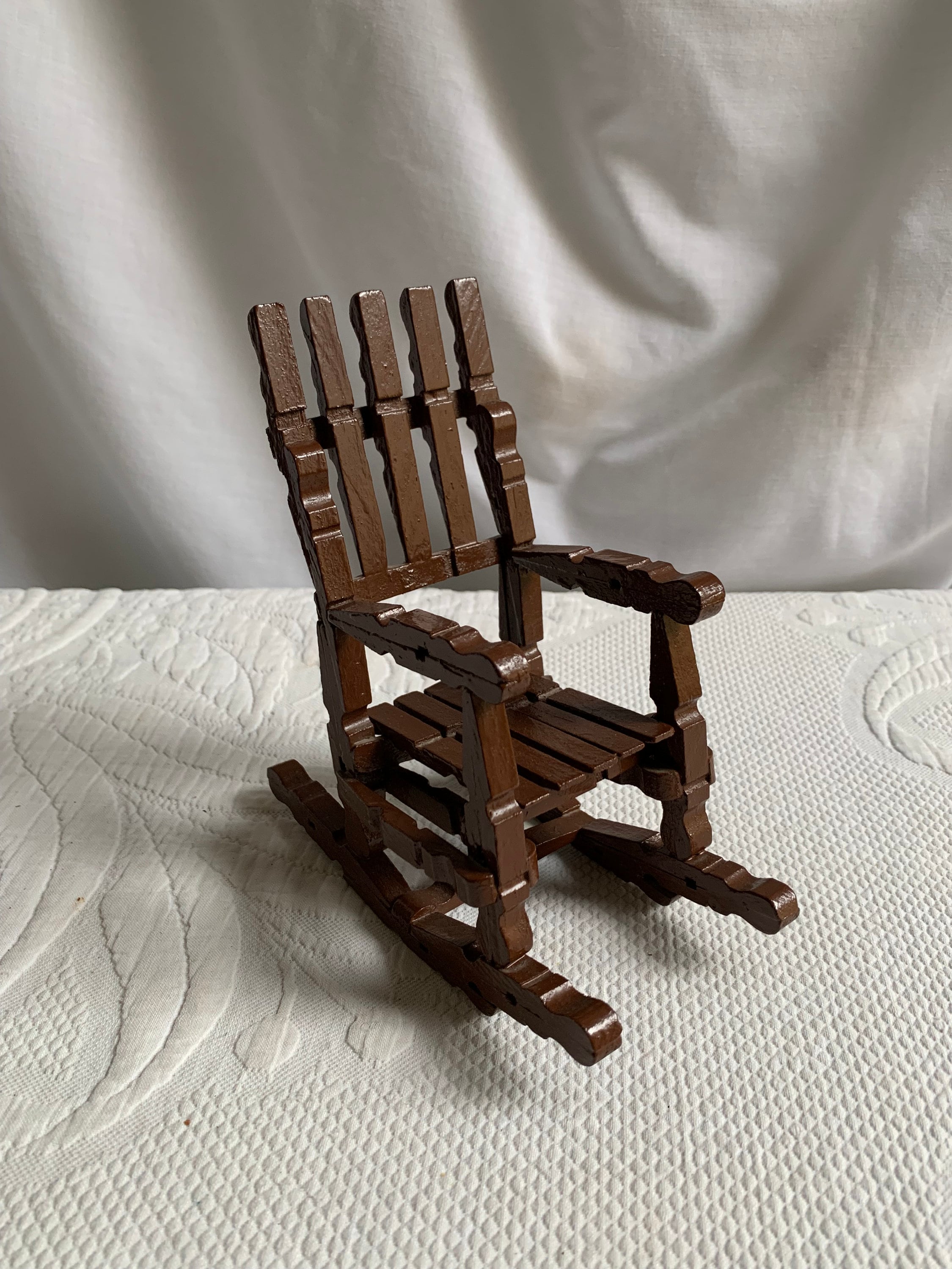 ビンテージ木製ロッキングチェア 趣きのある佇まい♪ アンティーク風 ロッキングチェア MC2-JG329
