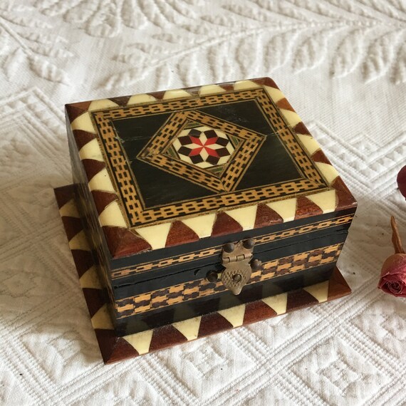 Vintage Inlaid Marquetry Wood Trinket Box. Star D… - image 7