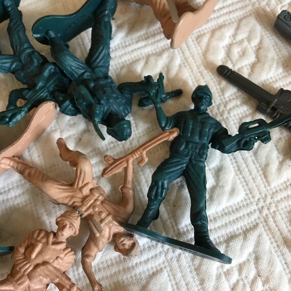 Tan toy on sale soldiers