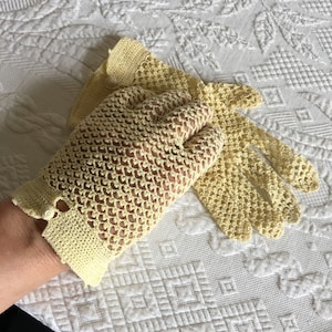 Vintage Crocheted Yellow Gloves with Button at Wrist. Handmade Stretch Dressy Gloves. Great for Teas and Costuming.