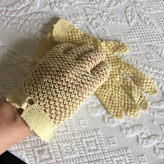 Vintage Crocheted Yellow Gloves with Button at Wr… - image 1