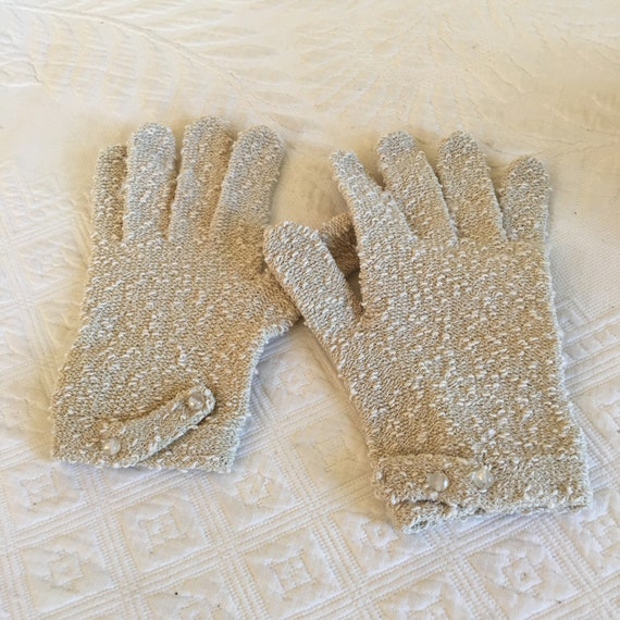 Vintage Creamy White Knobby Crocheted Short Glove… - image 2