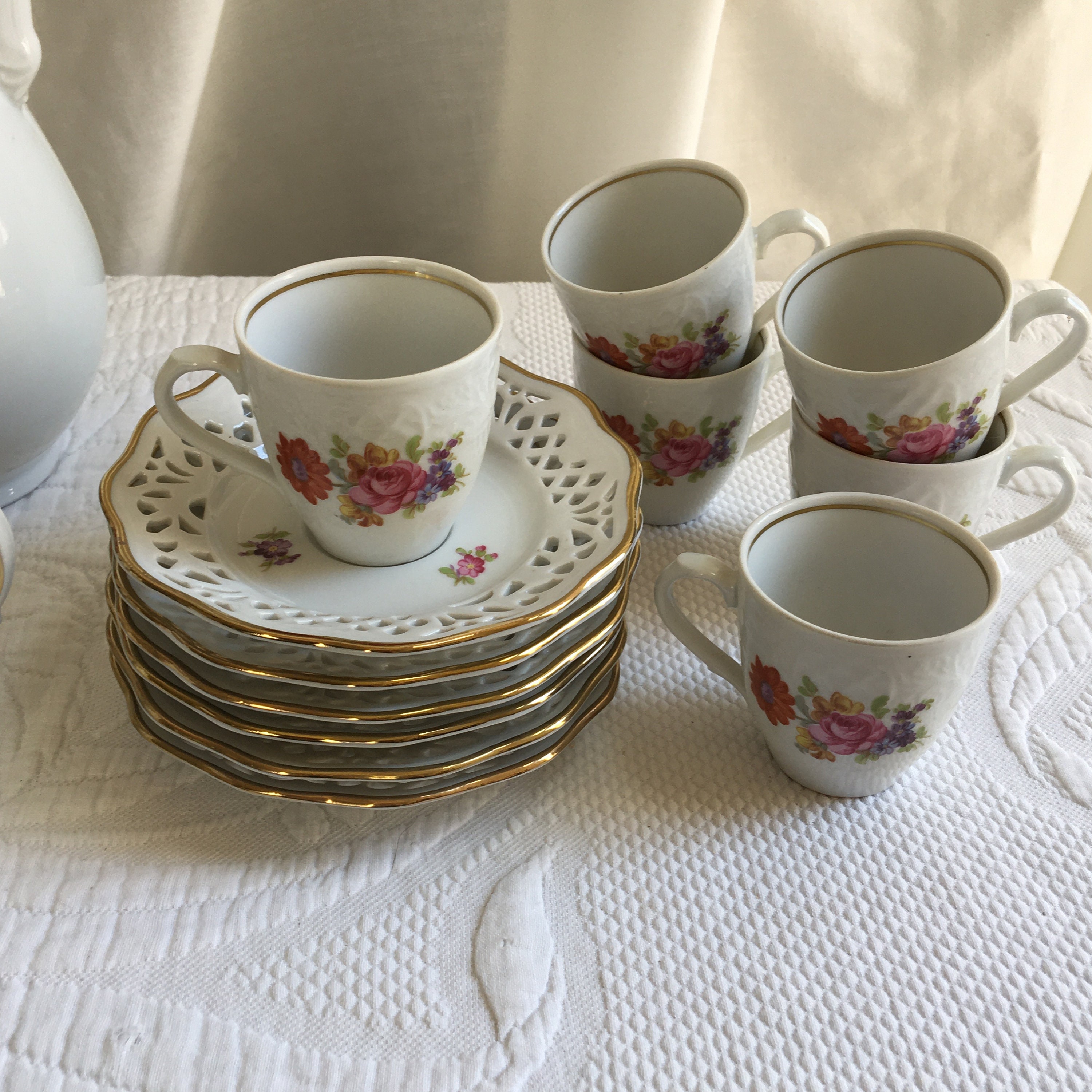 Vintage 17 Piece Girl Tea Party China. Bavaria Schumann Arzberg