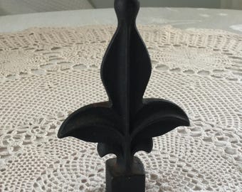 Vintage Cast Iron Finial Ornament. Black Finial to Display on Shelf.