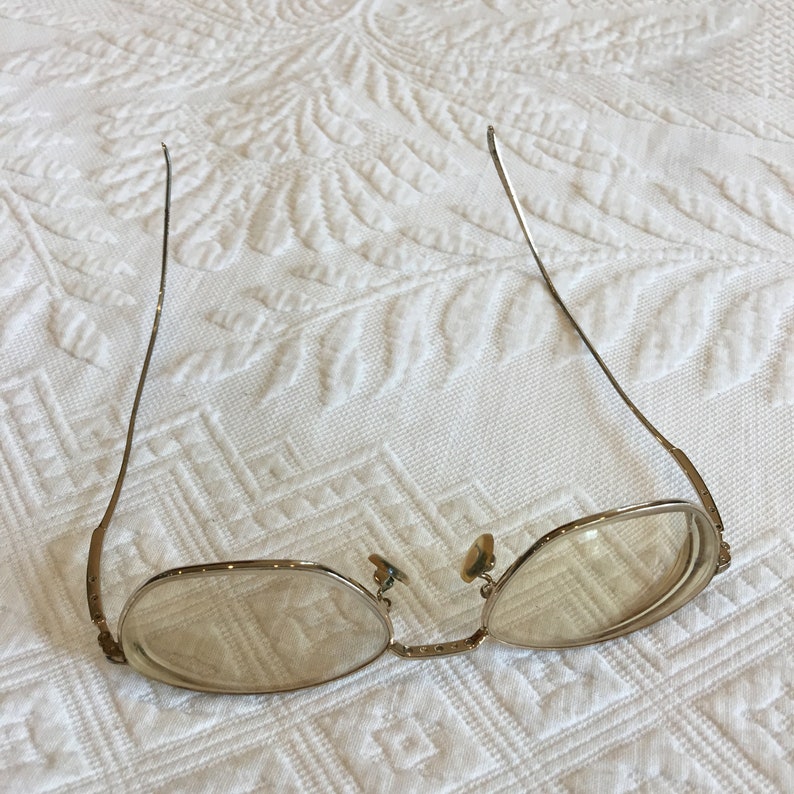 Vintage 1960s Wire Rim Eye Glasses in Gold. Ear Pieces Bend Etsy Sweden