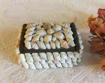 Vintage Seashell Covered Wooden Trinket Box. Brown Felt Lined Shell Box.