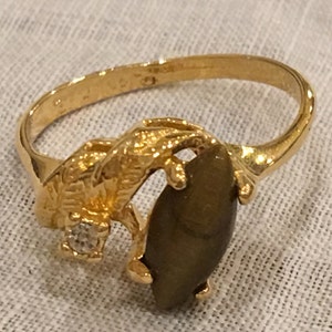 Vintage 14 KT G.E. Gold Ring with Tiger Eye and rhinestone in Asymetrical Setting. Art Deco Gold Ring with Tiger Eye and Rhinestone.
