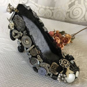 Handmade Button Jewelry High Heel Shoe. Dresser Accent to Hold Favorites.  Fleecy Grey Cushion Insert. High Heel Button Shoe.
