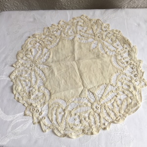 Vintage Tape Lace Linen Doily Table Topper. Battenberg Lace Style Handmade Feminine Lace. Round Centerpiece Doily.
