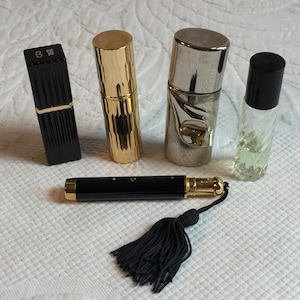 Flacone spray di profumo vintage ricaricabile. Scegli il tuo stile o la tua fragranza. Un flacone con applicatore a rullo.