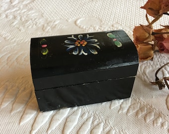 Vintage Painted Wooden Box. Small Hand Painted Black Trinket Box. Hand Craft Project.