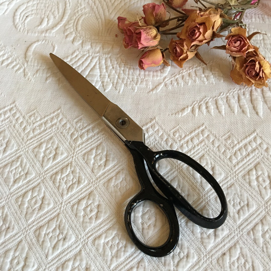 Vintage Joy Pinking Shears for Cutting Fabric That Ravels. Used Mainly
