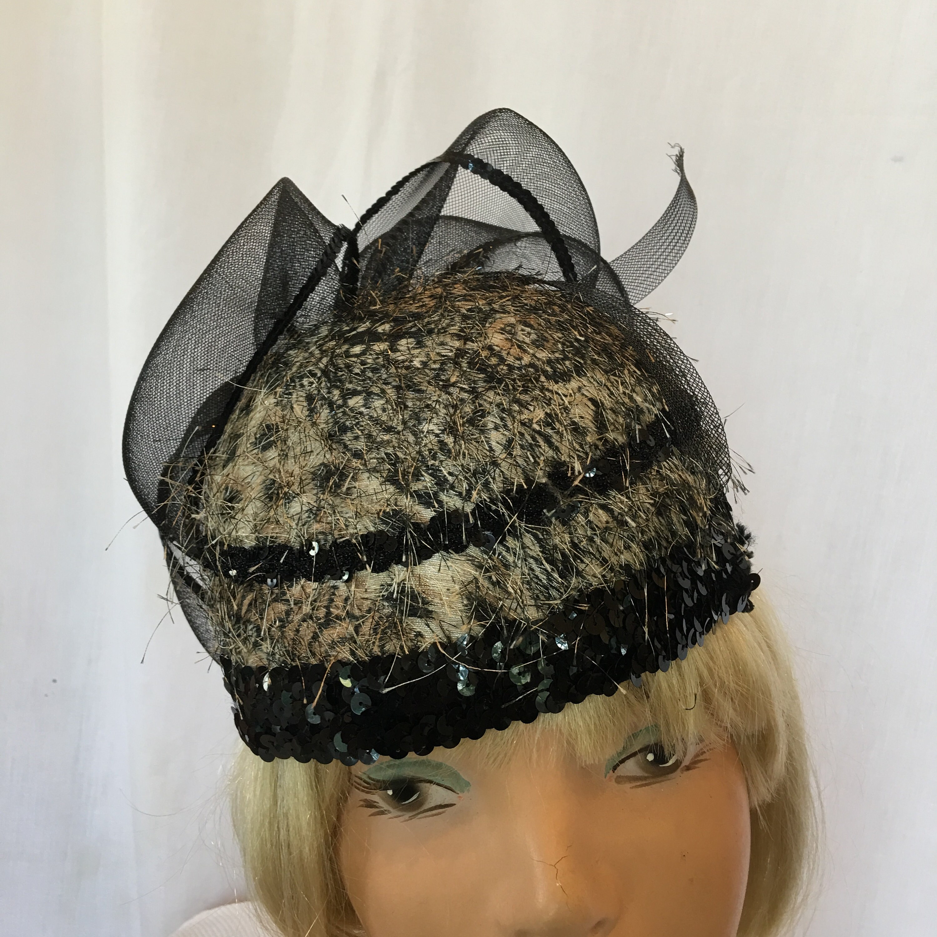 最新作売れ筋が満載 Vintage Black Bowl Style Hat Covered by Fabric, Fibers and 帽子