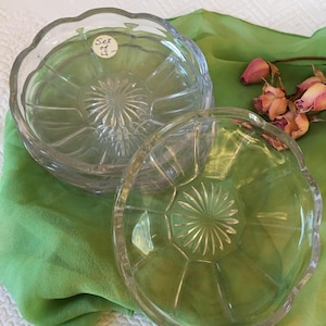 Vintage 4 Dessert Dishes. Clear Crystal Dessert Dish Set. Marked With a C in a Triangle. 4 Beautiful Sunburst Dishes With Scalloped Edge.