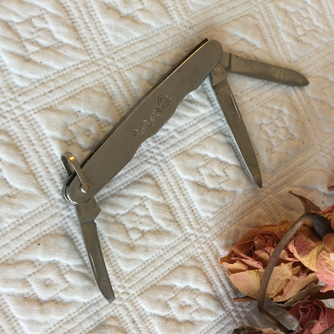 Vintage Medical Pocket Knife. Stainless Pocket Knife From Lilly. Marked on One Side, on the