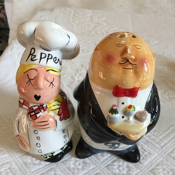 Vintage Waiter and Kiss the Cook Salt and Pepper Shakers. Charming Couple Salt and Pepper Set.