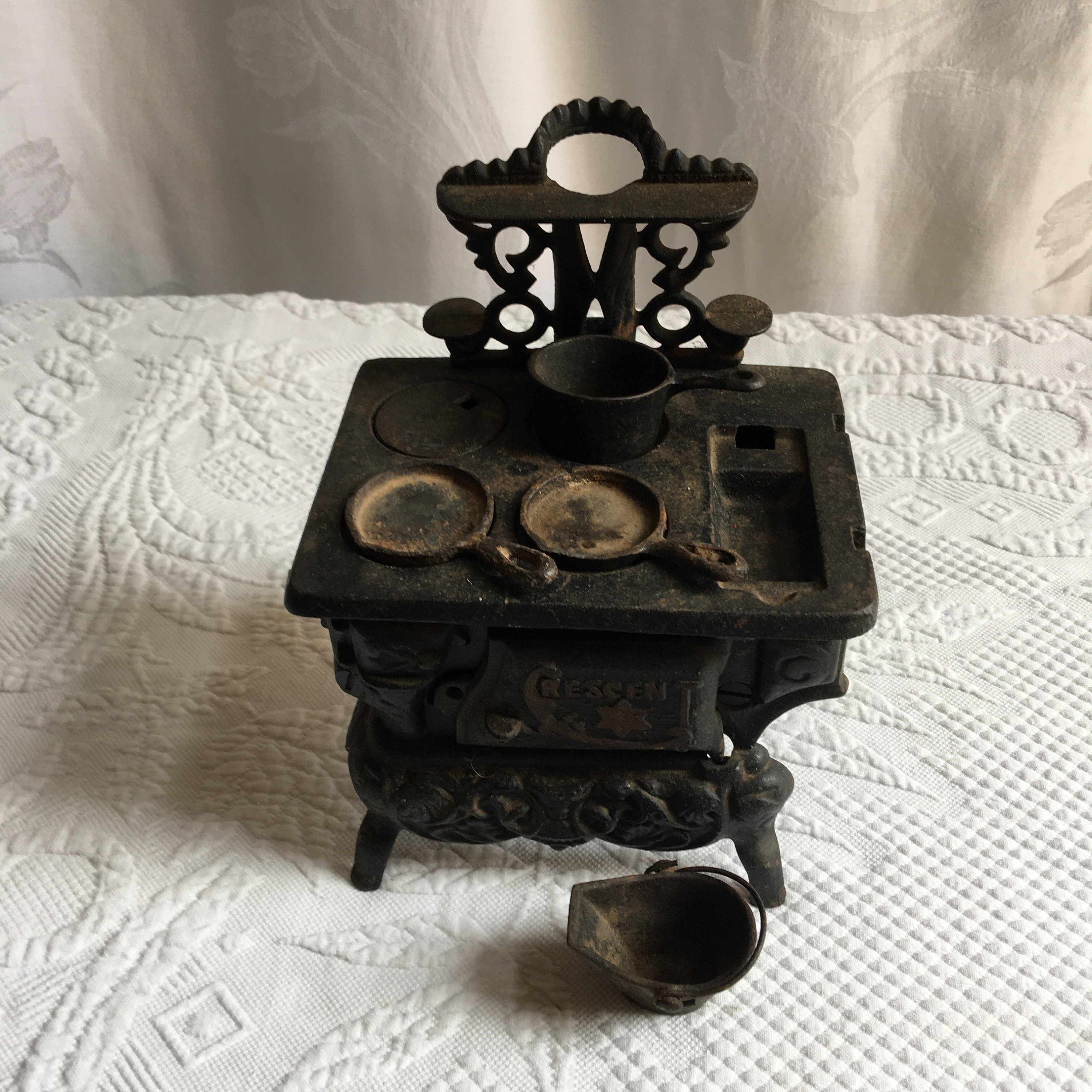 Dollhouse Miniature Antique Cast Iron StoveMini Furniture Model Iron Stove Top Long Chimney