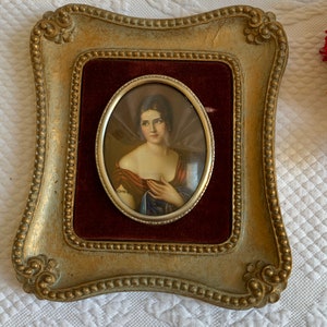 Victorian Picture of Pauline Bonaparte by Salomon G. Counis 1785 to 1859. Composite Hobnail Designed Frame with Velvet Mat and Oval Picture.