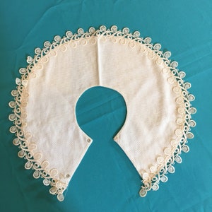 Vintage 6 1/4" Wide Peter Pan Style Waffle Cotton Collar. Flat White Collar With Dimensional Trim Edging. Linen Lined Collar. Snaps.