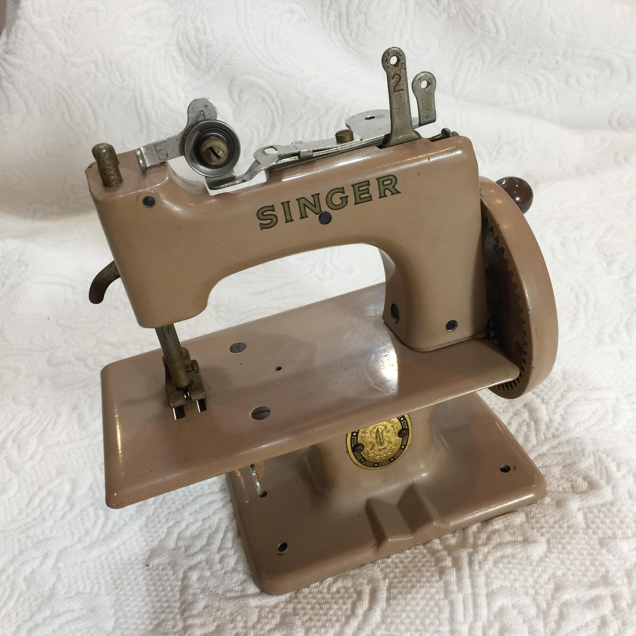 Vintage Singer Sewing Machine 1950s - Etsy