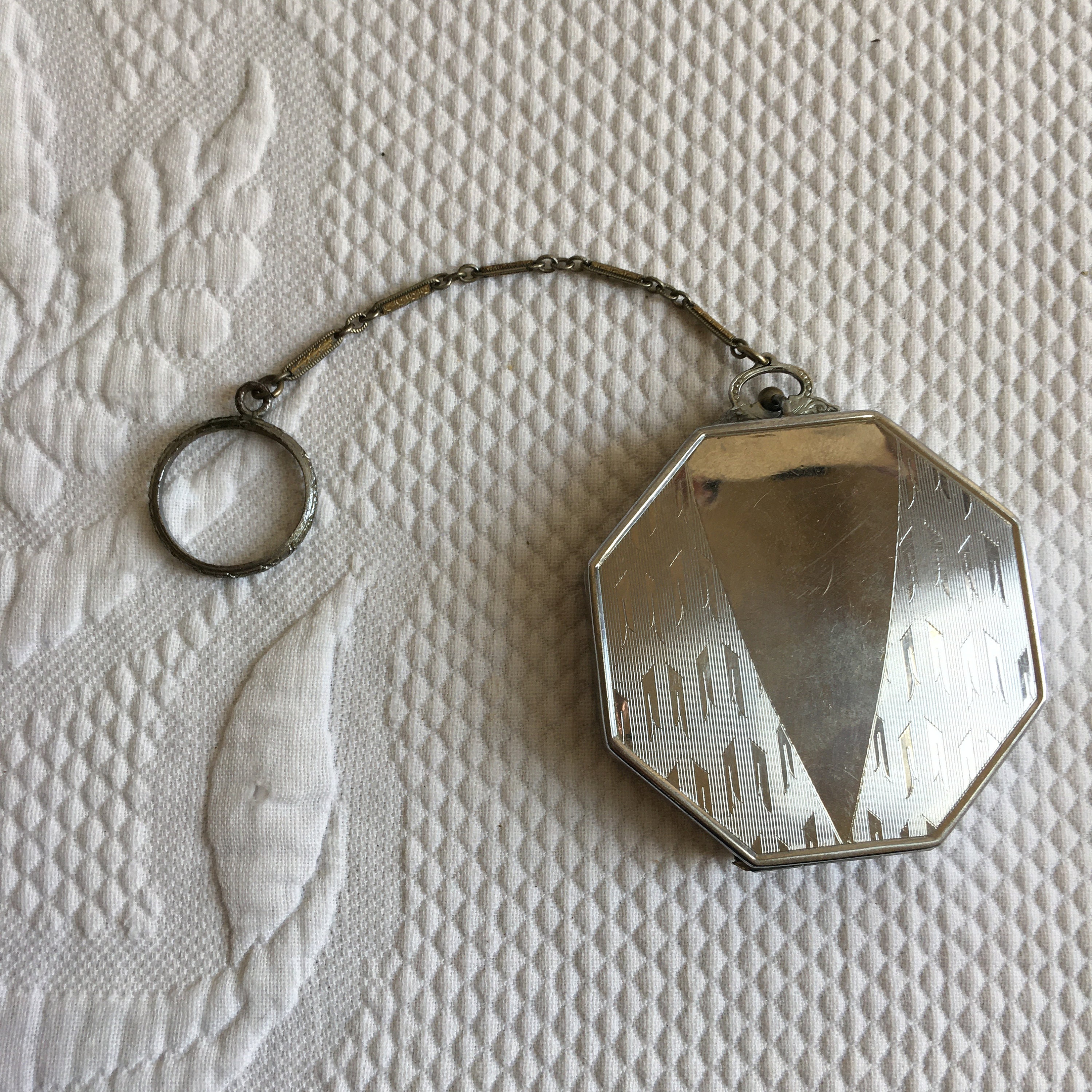 アンティーク シャトラン ミラーとコイン コンパクト。8 面アールデコ スタイルのダンス パース。吊り下げ用のチェーンとリング。 - Etsy 日本