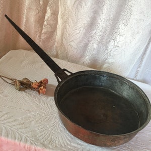 Antique Hand Hammered Copper Pan in Large Size. Well Made and Sturdy Large Copper Pan With Decorative Handle Attachment. Hand Wrought Pan.