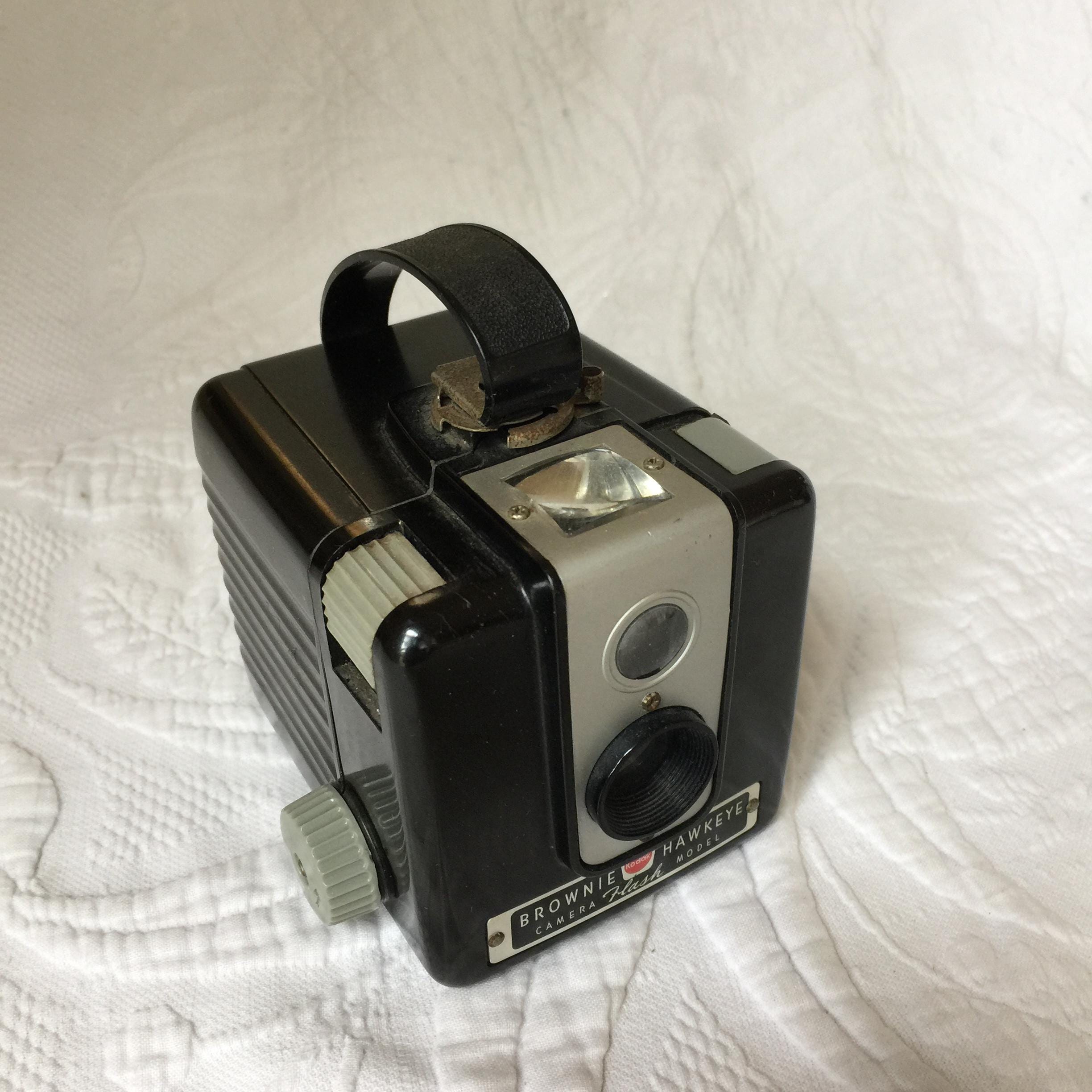ブラウニー ホークアイ ビンテージ カメラ Vintage Kodak Brownie Hawkeye Flash Camera Genuine | eBay