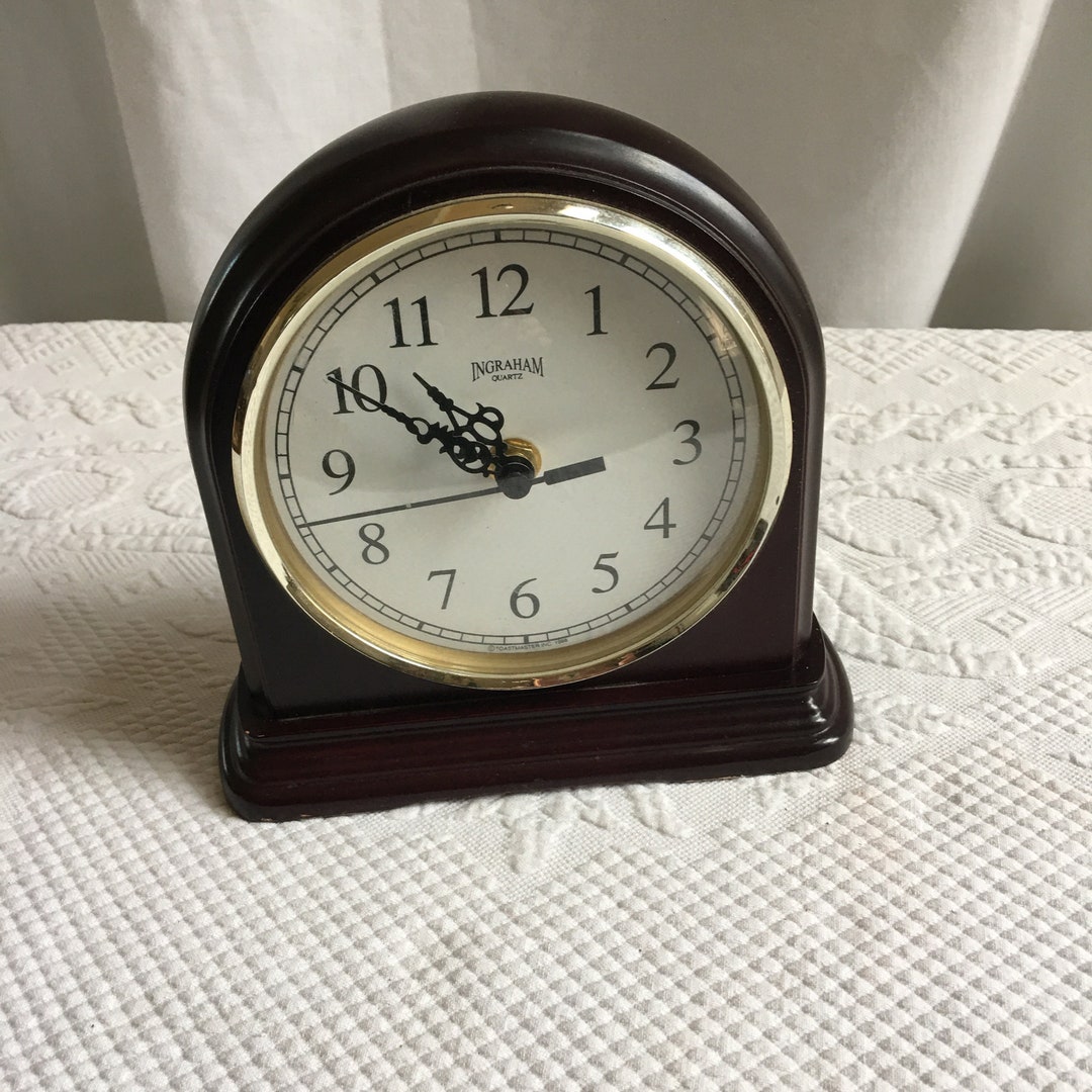 Vintage Ingraham Quartz Mantle Type Clock. Battery Operated. Faux Wood