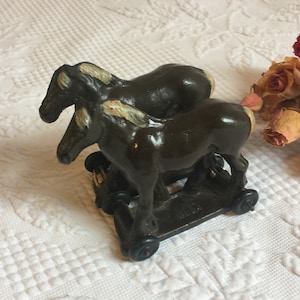 Vintage 1940s Rare Elastolin Double Horse Pull Toy. Antique Retro Composition Horses with Metal Axels. Made in USA. Painted Mane and Tail.