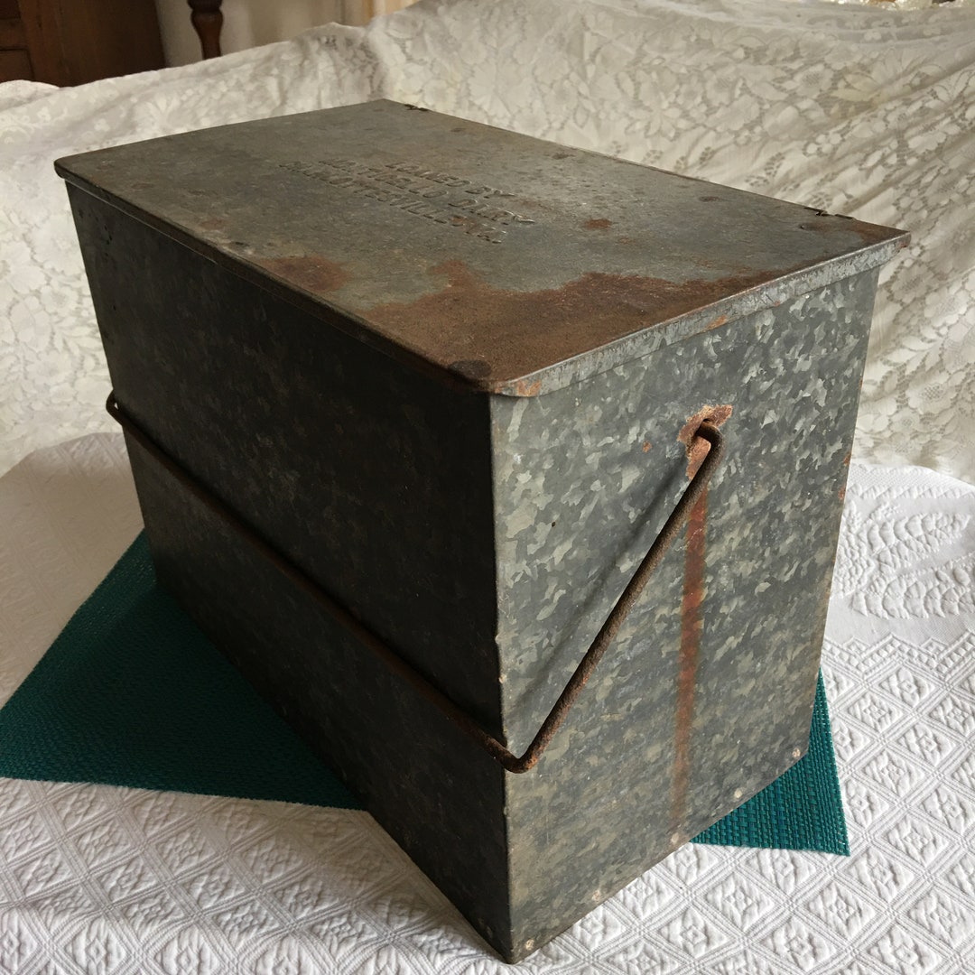 Vintage Monticello Dairy Milk Box. Galvanized Aluminum Insulated Porch Box for Milk Bottle