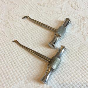 Vintage Dental Extracting Turn Key Tool. Udimcolite 123 W or Hu Friedy 14L Immunity Tooth Extracting Tool. Stainless Steel. Listing for One.
