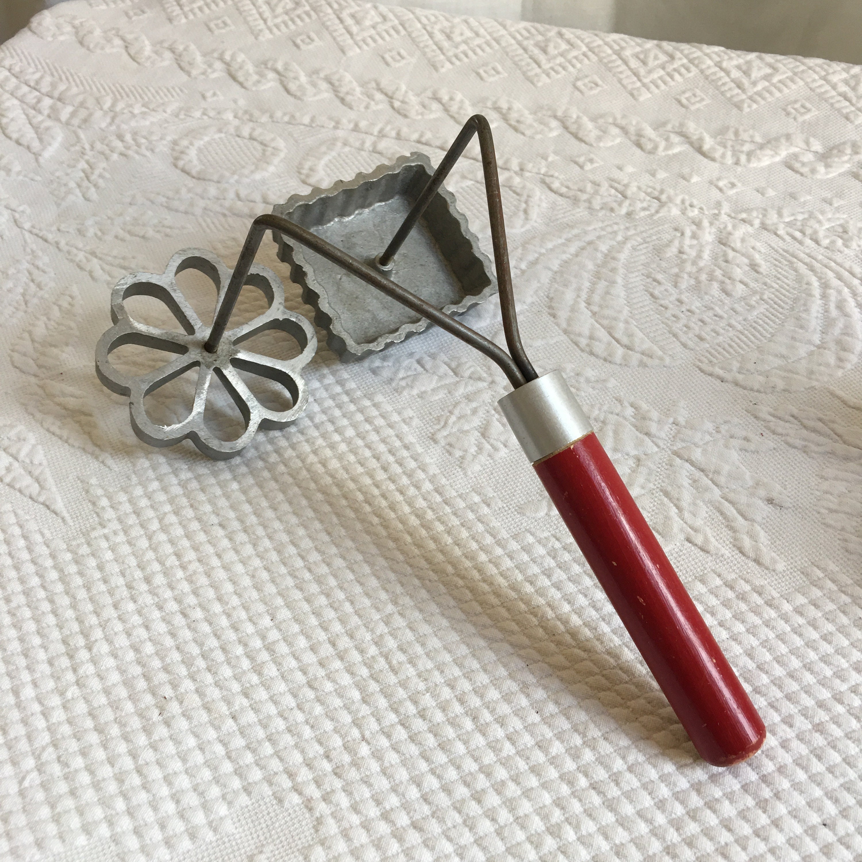 Vintage Metal Cookie Press Rosette Iron Mold with Handle and Irons
