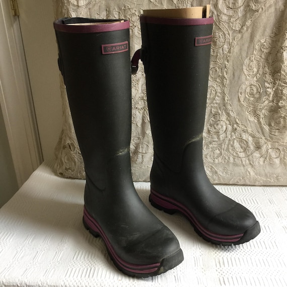 purple muck boots