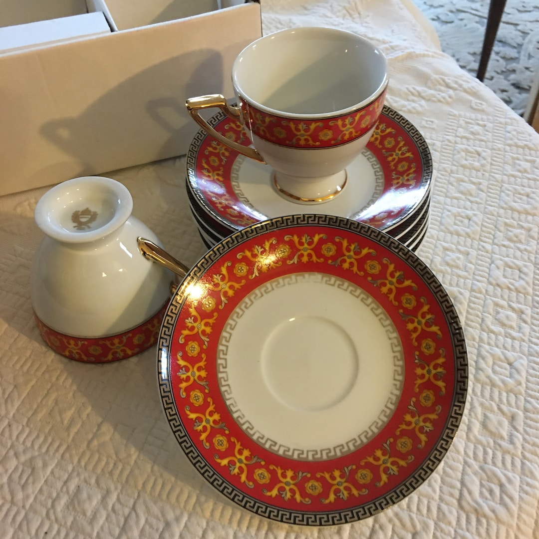 Vintage Imperial 12 Pcs Cups and Saucers Set. Imperial Japan Design Red