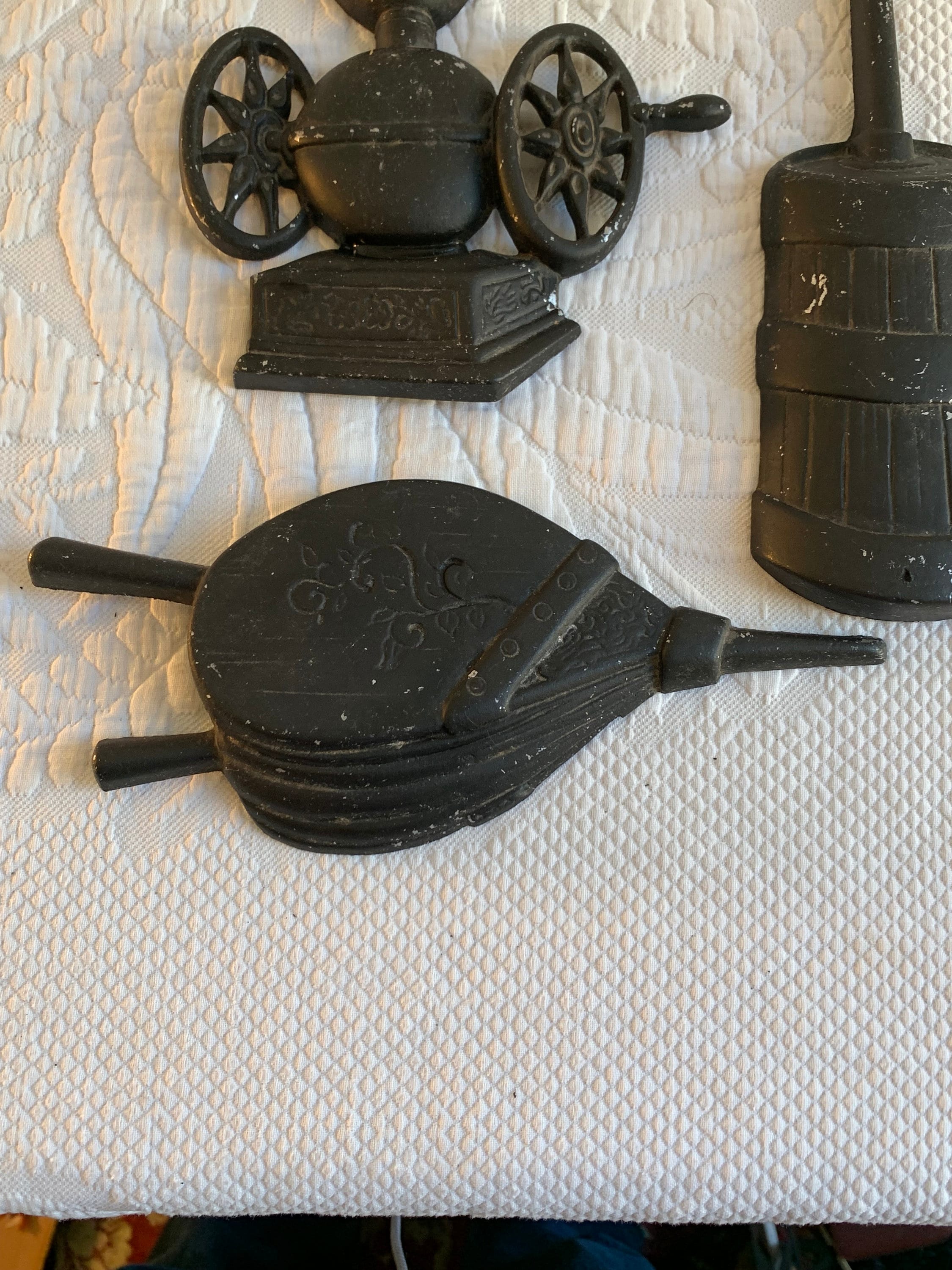 Vintage 1966 Sexton Cast Aluminum Early American Wall Decorations