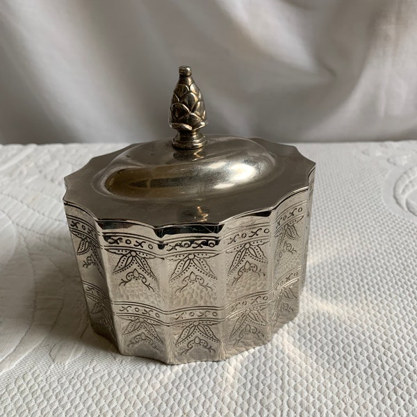 Vintage Silver Plate Museum Recreation of Antique Jewelry Box. Red Velvet Lined Box by Godinger. Etched Dresser Box. Pineapple Design Knob.