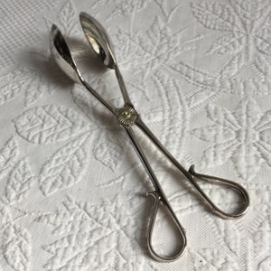 Vintage Silver Plate Salad Tongs Spoon and Fork. E.P. Zinc Connector of Spoon and Fork Tongs.