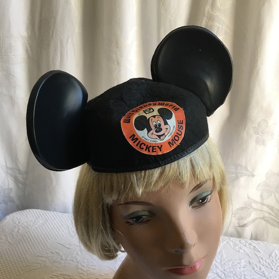 Vintage Mickey Mouse Ears Hat With Plastic Ears. Red, White  display picture 3