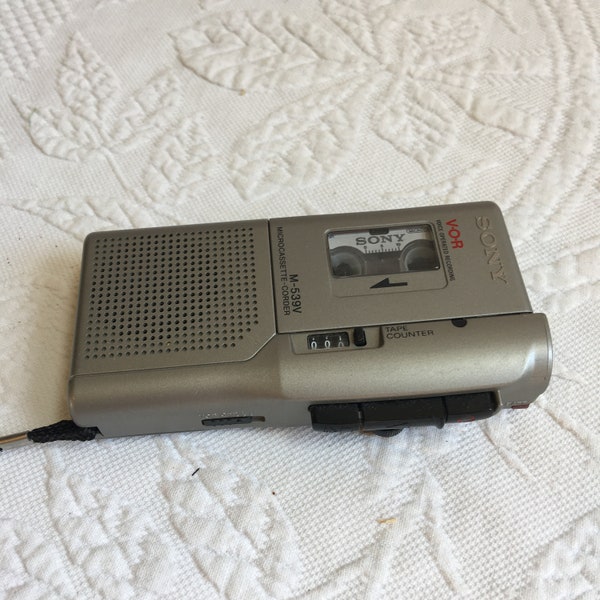 Vintage Sony V-O-R Clear Voice Cassette Player Recorder with Speed Control. TCM-200DV Recorder and Playback. 2 Double A Battery Operated.