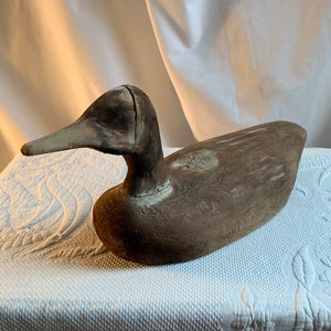 Vintage Primitive Wood Duck Decoy to Float in Water. Rustic Primitive Duck for Display. Textured Side Feathers.