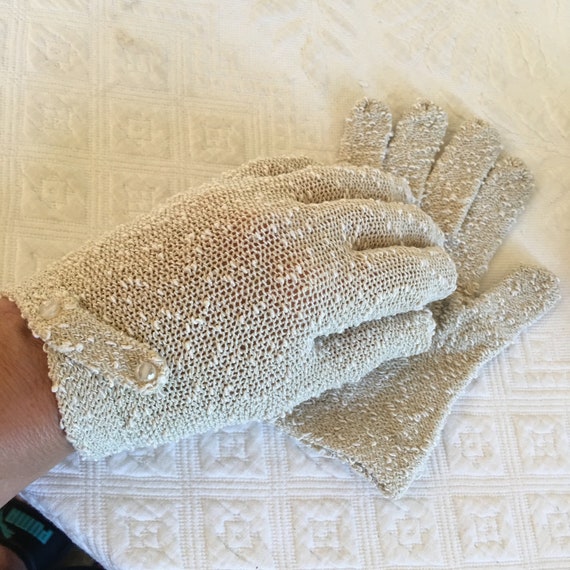 Vintage Creamy White Knobby Crocheted Short Glove… - image 1