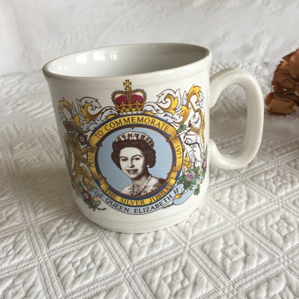 Vintage Queen Elizabeth II Mug. 1952 to Commemorate 1977 The Silver Jubilee. Crown and Thistle on Back. Churchill England.