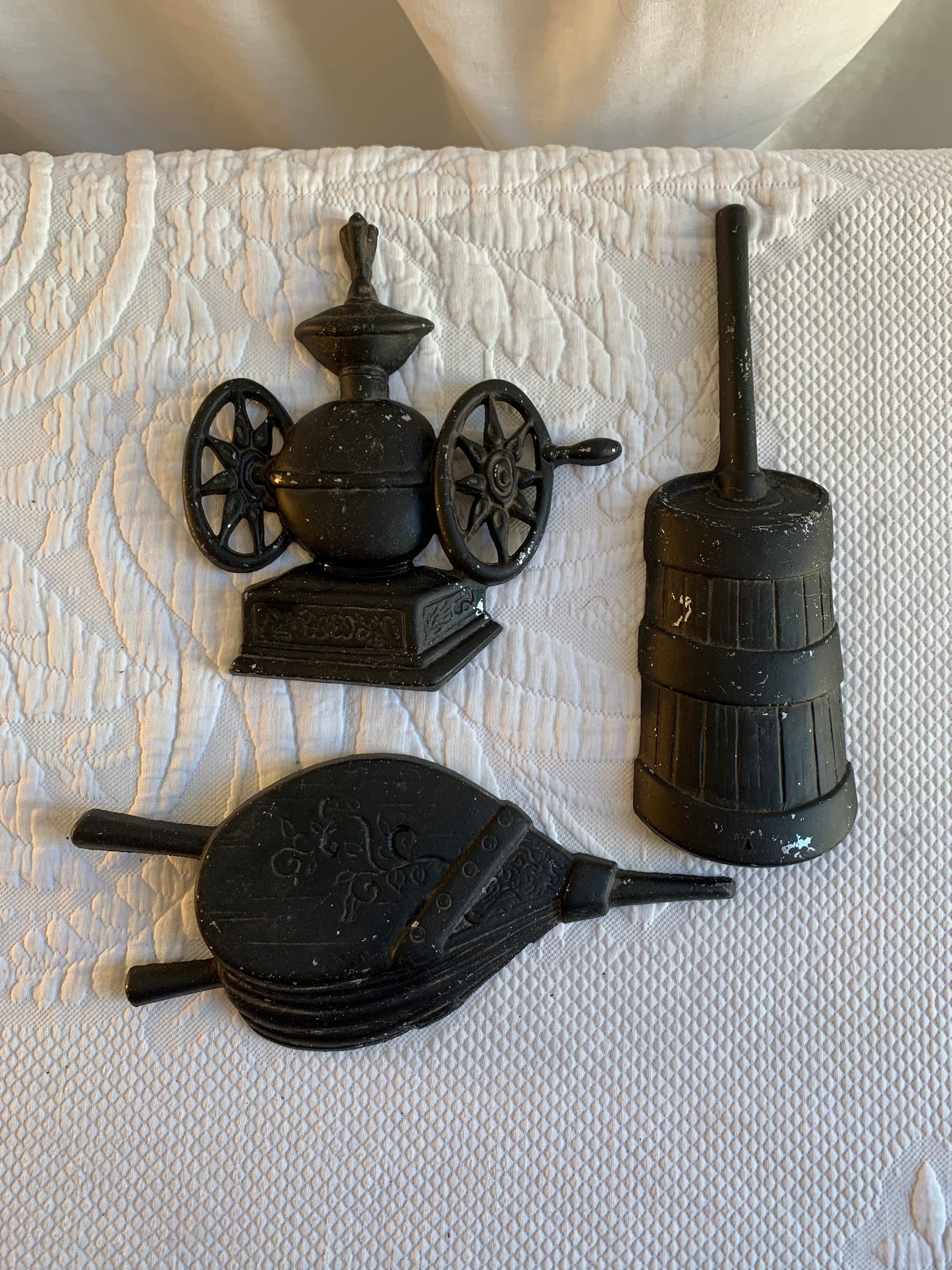 Vintage 1966 Sexton Cast Aluminum Early American Wall Decorations